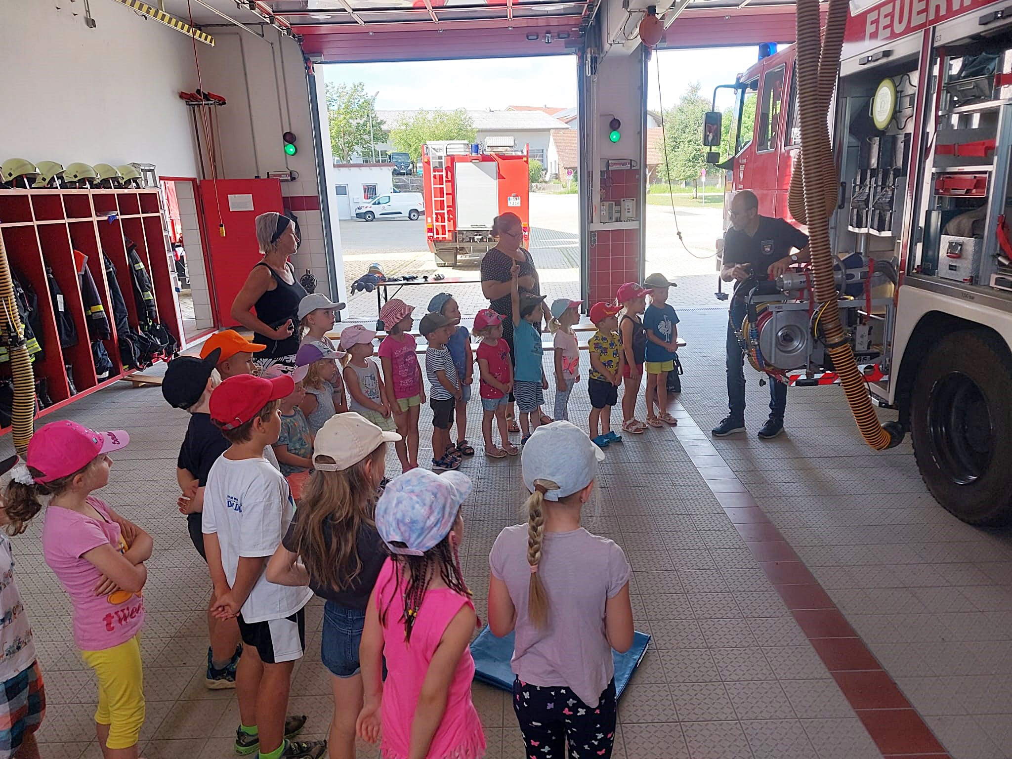 Besuch Kindergarten - Feuerwehr Falkenberg